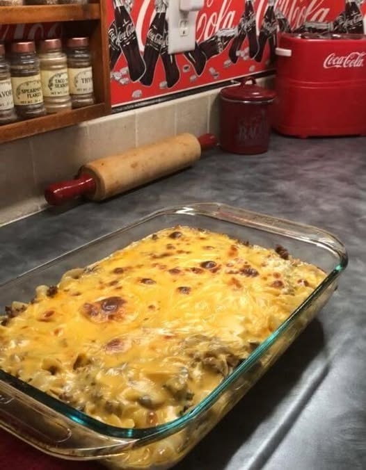 Old Fashioned Mushroom & Swiss Cheeseburger Casserole