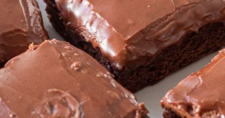 LUNCH LADY BROWNIES
