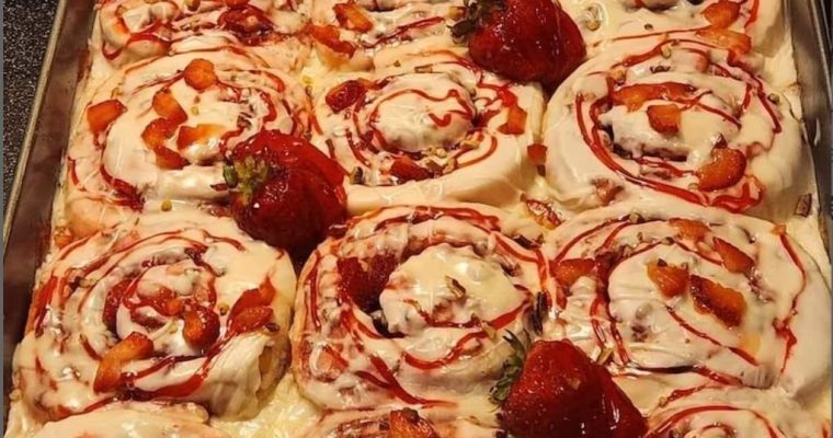 Strawberry Cream Cheese Rolls