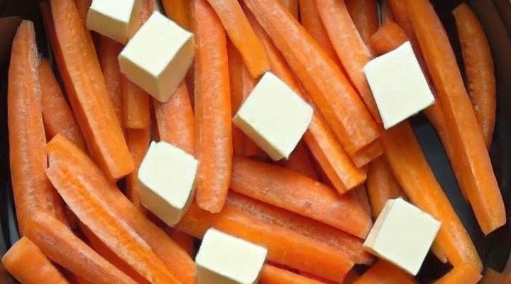 Slow Cooker Glazed Carrots