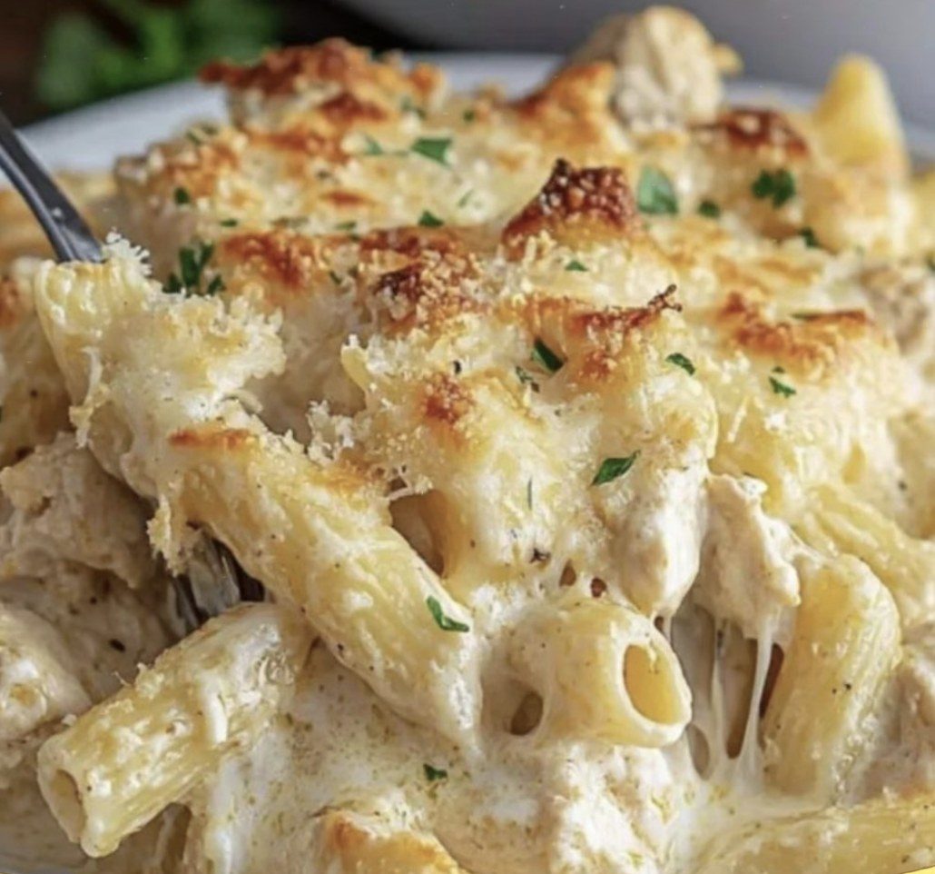 Garlic Parmesan Chicken Pasta Bake