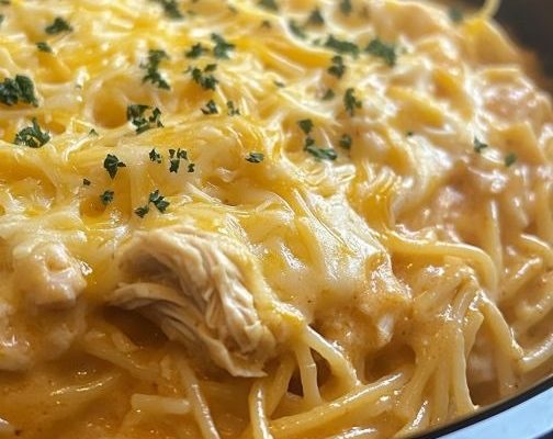 Slow Cooker Amish Cheesy Chicken Spaghetti