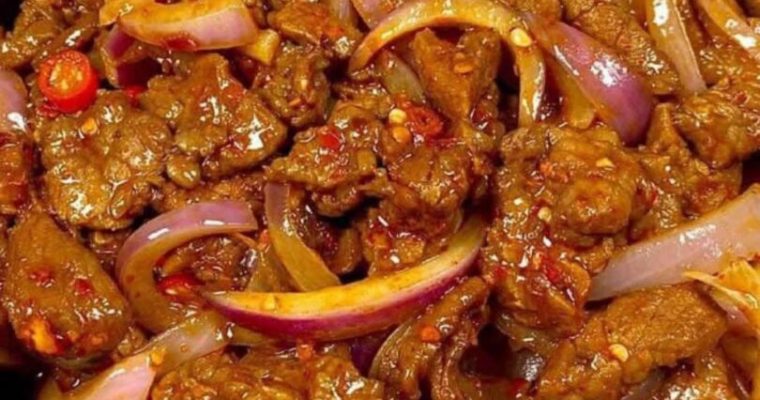 Onion and Cumin Beef Stir-fry