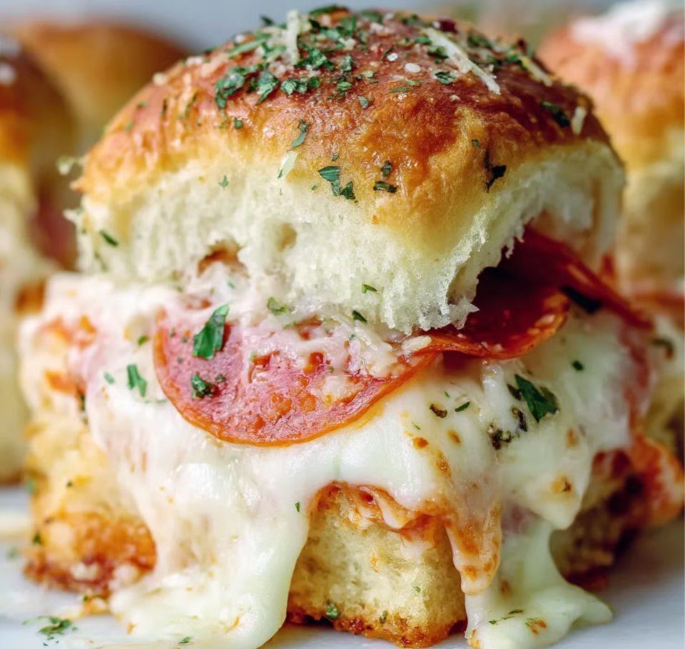 Pepperoni Pizza Sliders