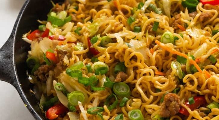 EGG ROLL RAMEN SKILLET