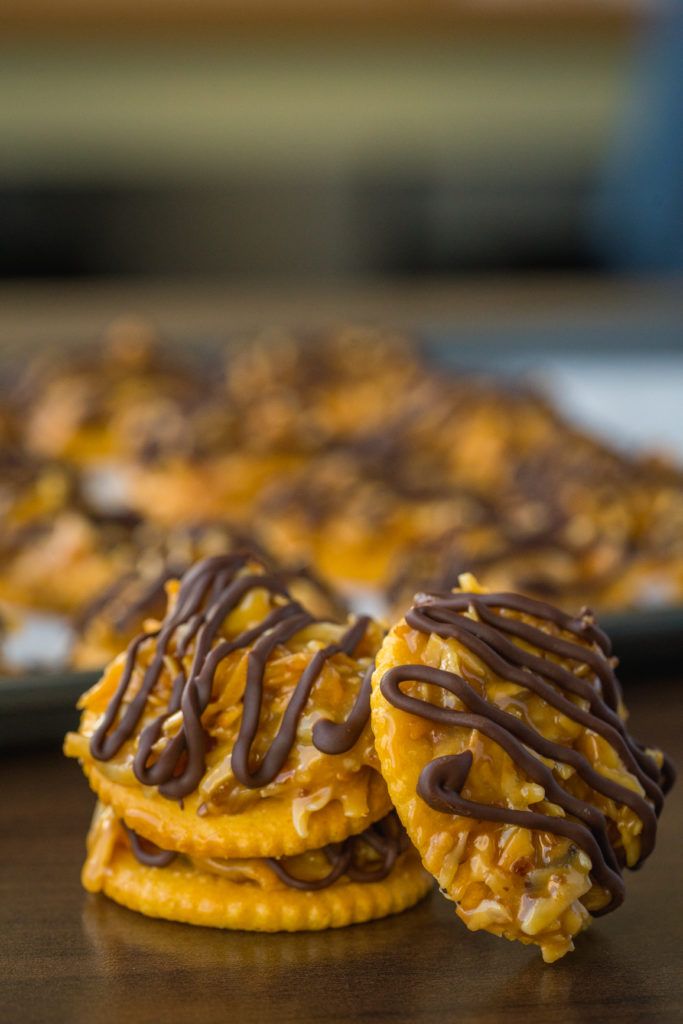 NO-BAKE COPYCAT SAMOA GIRL SCOUT COOKIES
