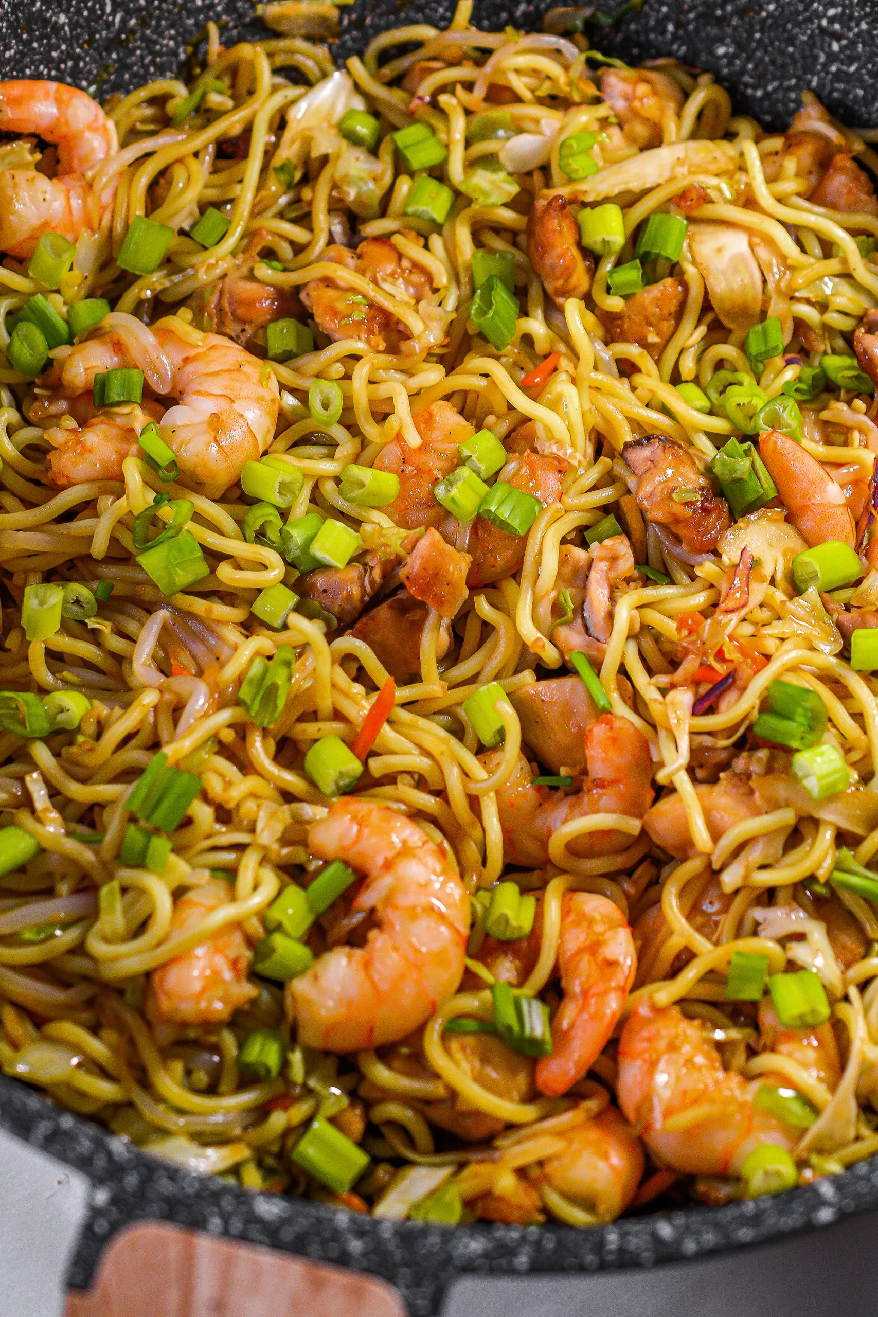 30 Minute Shrimp and Chicken Chow Mein