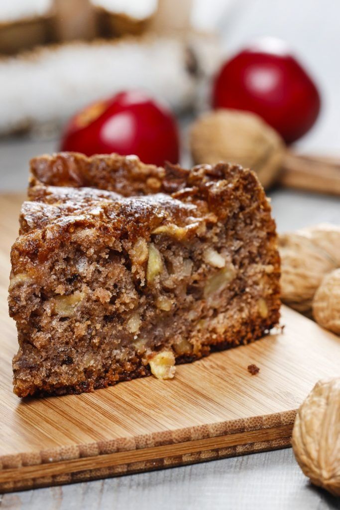 Homemade Cinnamon Apple Cake