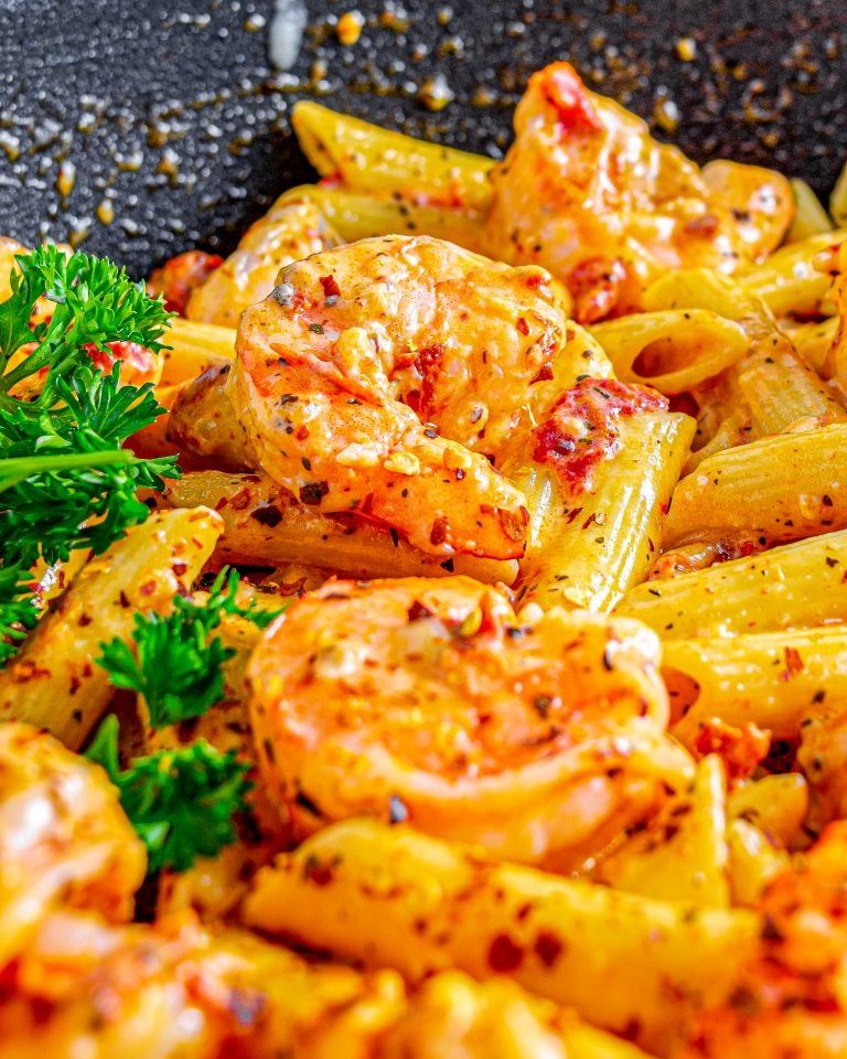 CREAMY MOZZARELLA SHRIMP PASTA