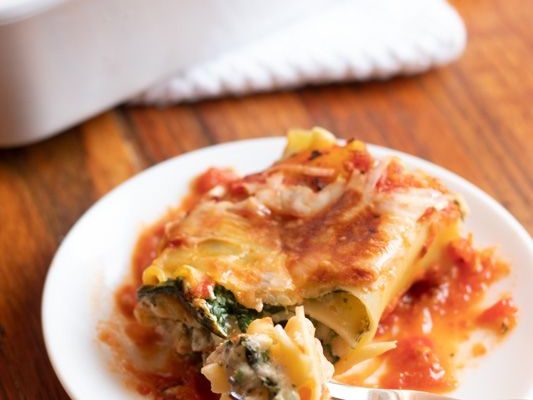 SPINACH AND 3-CHEESE MANICOTTI
