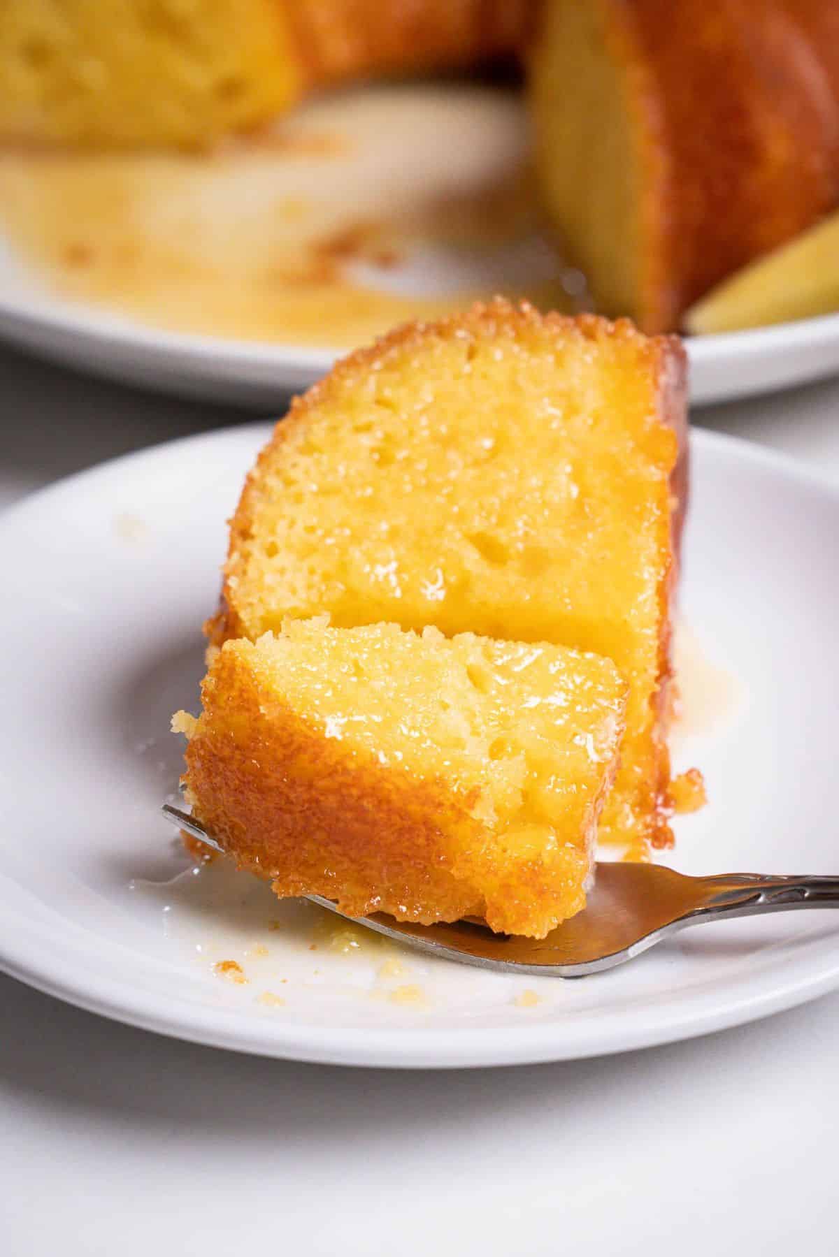 PINEAPPLE JUICE CAKE