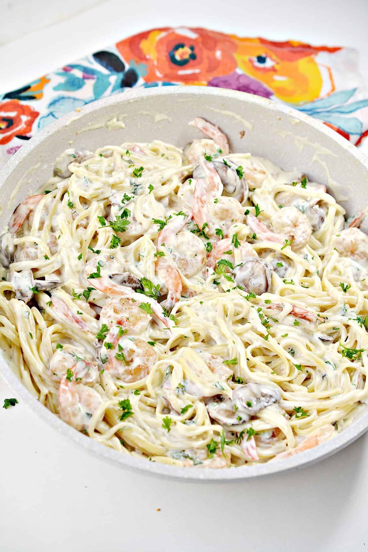Shrimp and Mushroom Linguini with Cheese Creamy Herb Sauce