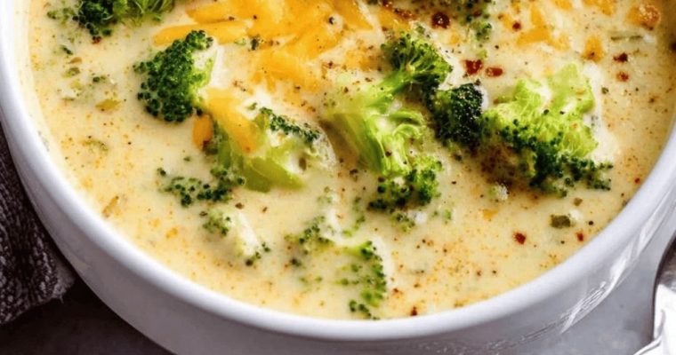Slow Cooker Cheesy Broccoli Soup