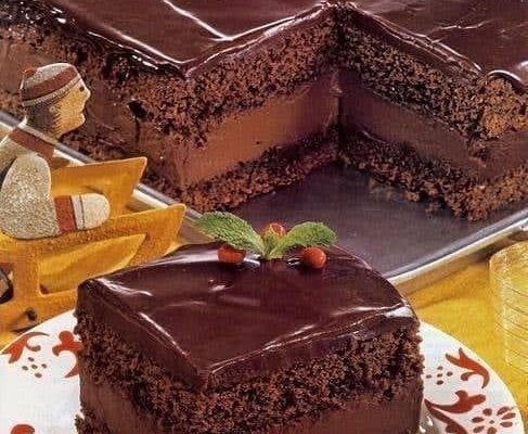 MOCHA LAYER CAKE WITH CHOCOLATE-RUM CREAM FILLING