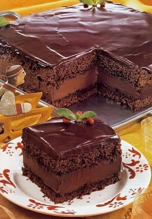 MOCHA LAYER CAKE WITH CHOCOLATE-RUM CREAM FILLING