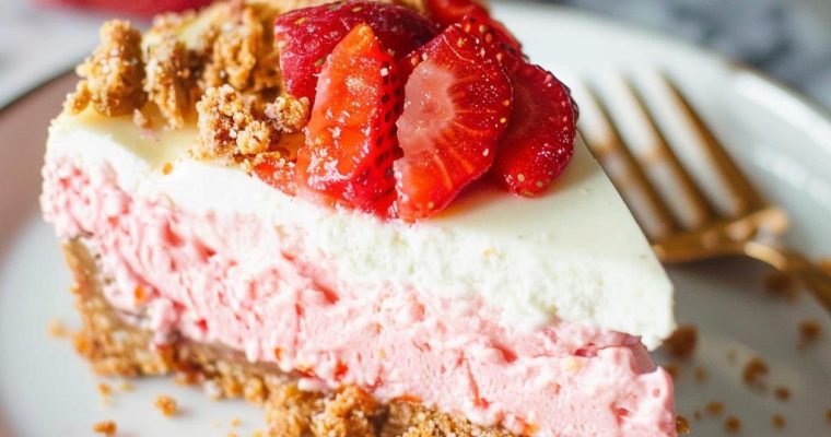 No-Bake Strawberry Crunch Cheesecake