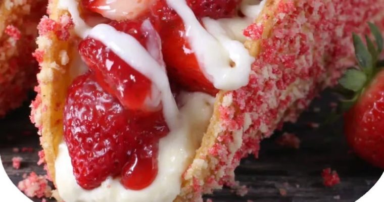 Strawberry Crunch Cheesecake Tacos