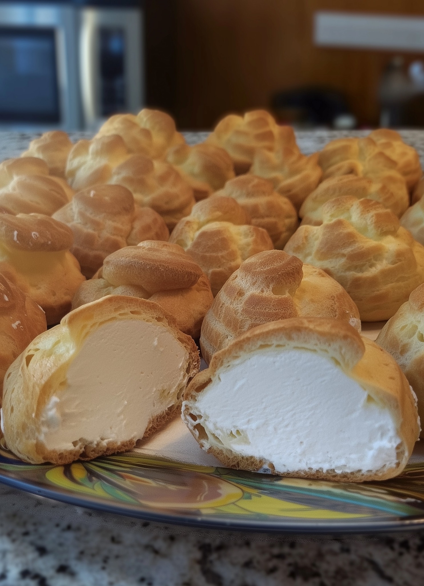 DELICIOUS FAMOUS CREAM PUFFS