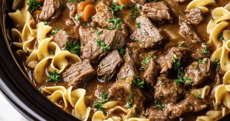 Slow Cooker Beef & Noodles