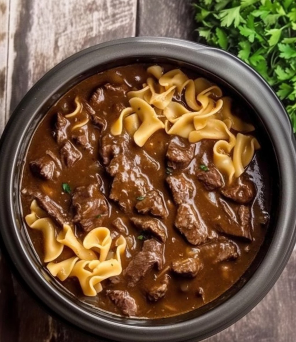 Crockpot Beef and Noodles
