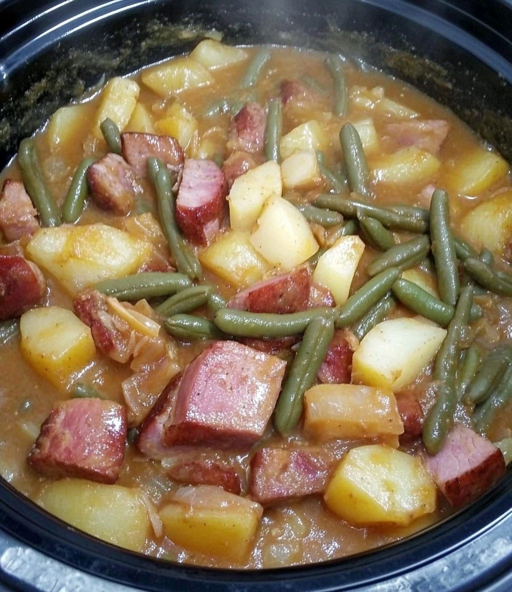 Slow Cooker Ham, Green Beans, and Potatoes