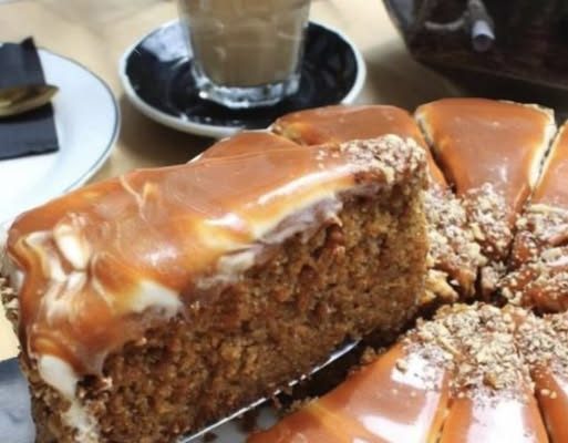 Easy Caramel Lover’s Cake