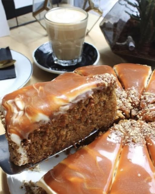 Easy Caramel Lover’s Cake
