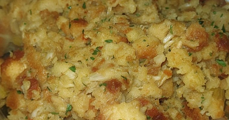 THE BEST THANKSGIVING STUFFING