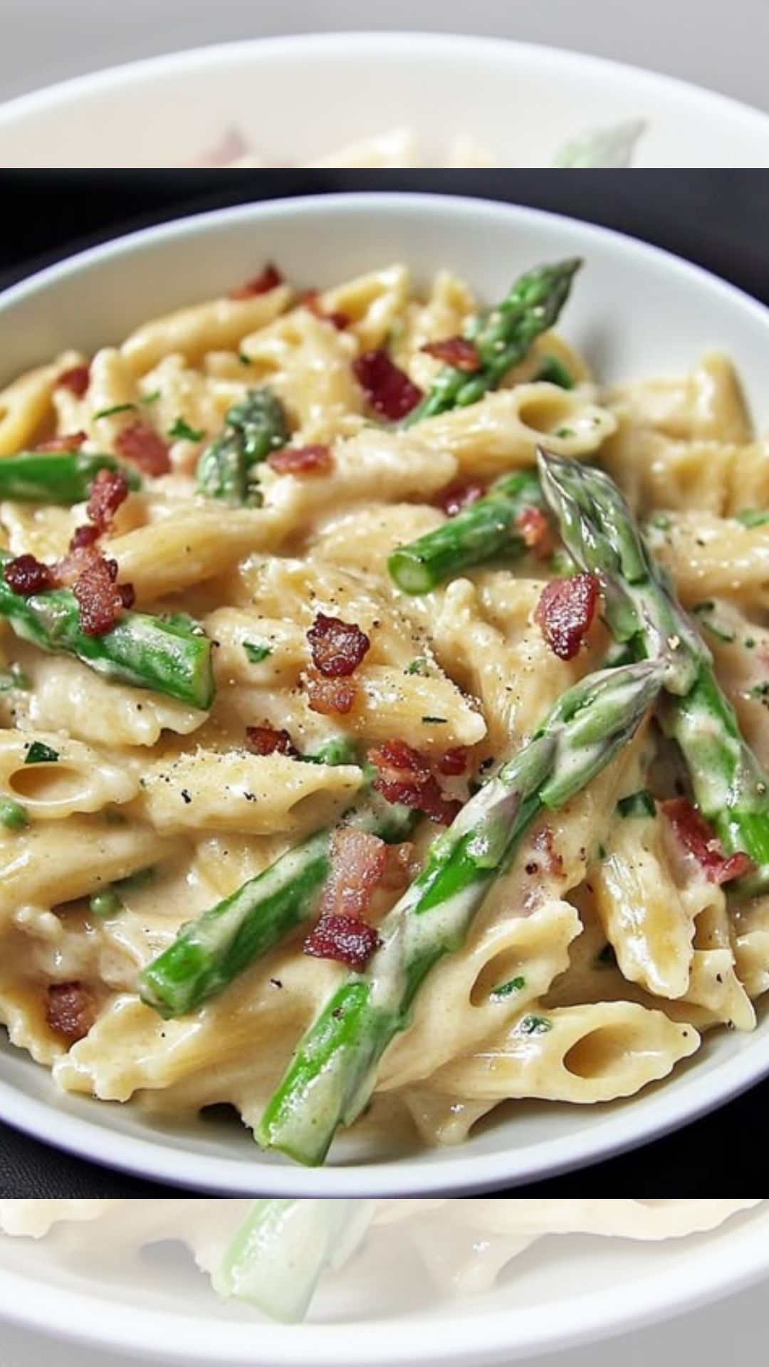 CREAMY PASTA WITH ASPARAGUS AND BACON