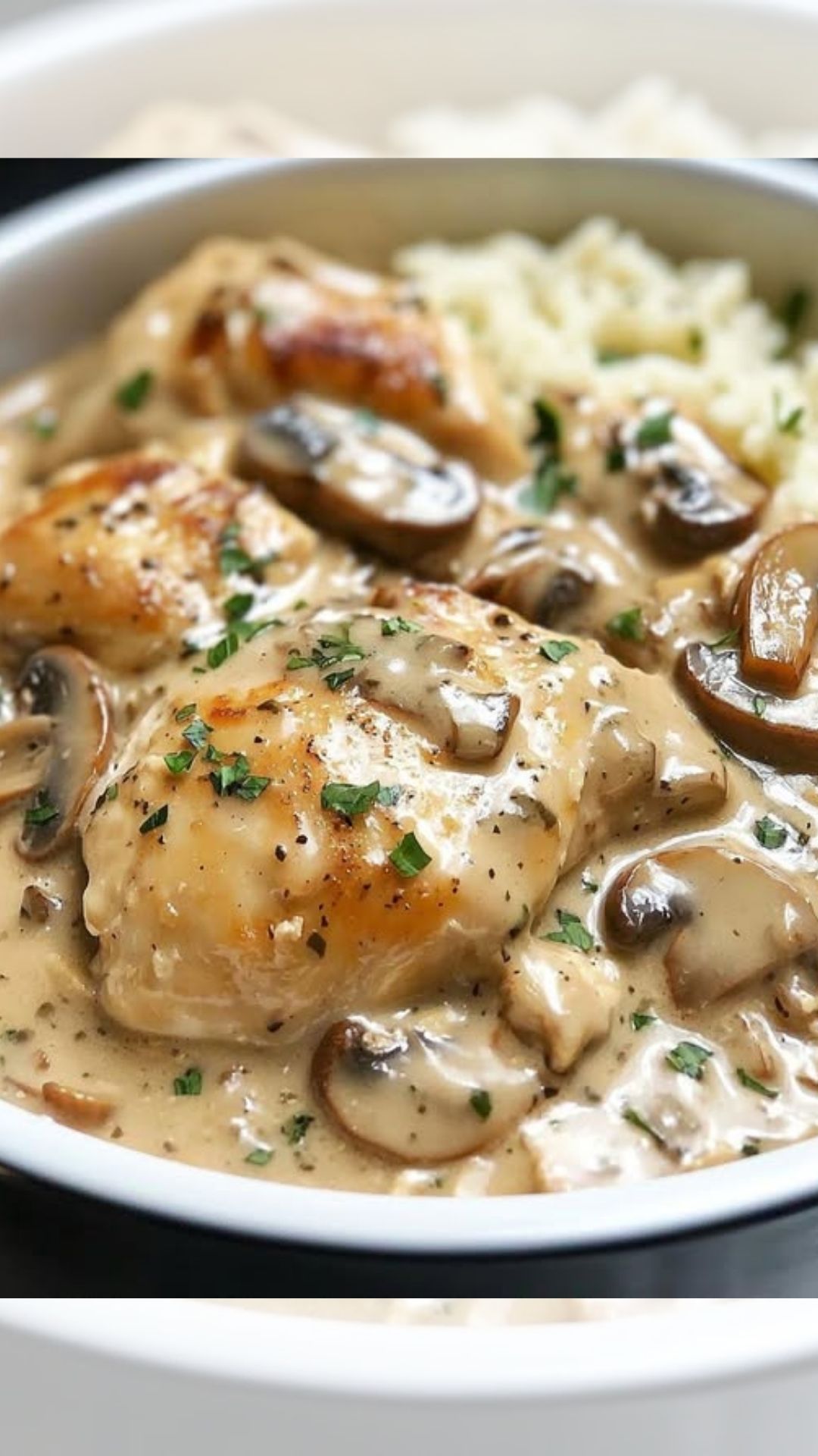 Slow Cooker Creamy Mushroom Chicken
