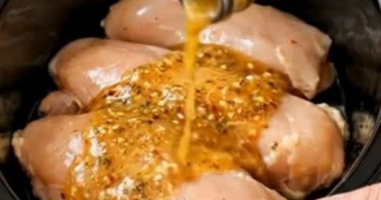 Slow Cooker 3-Ingredient Amish Italian Chicken