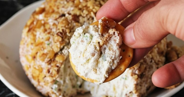 PINEAPPLE CHEESEBALL