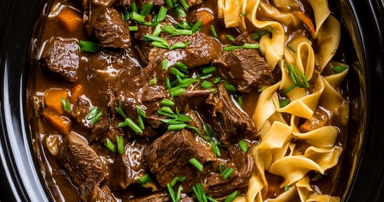 Slow Cooker Beef & Noodles