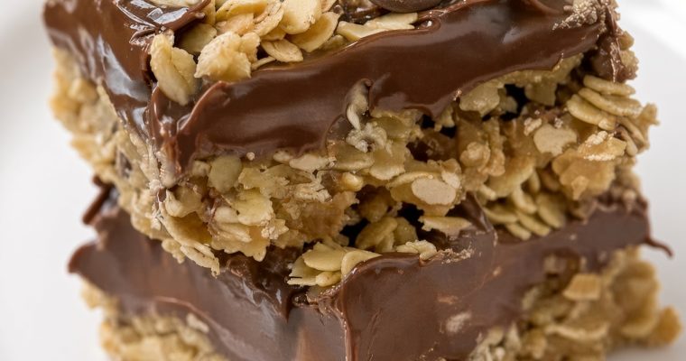 No-Bake Chocolate Oat Bars