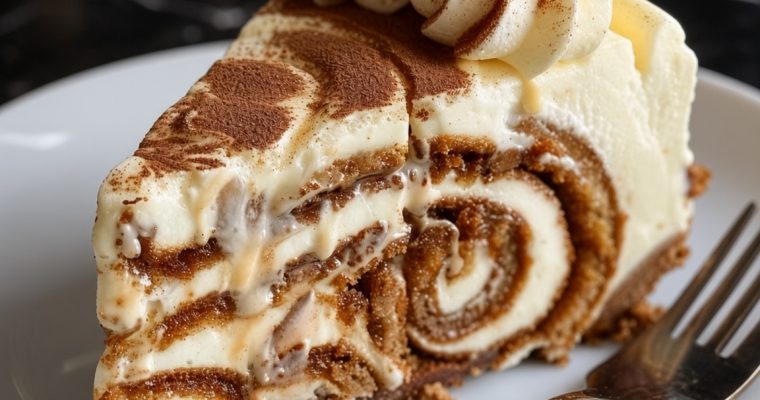 Cinnamon Roll Cheesecake